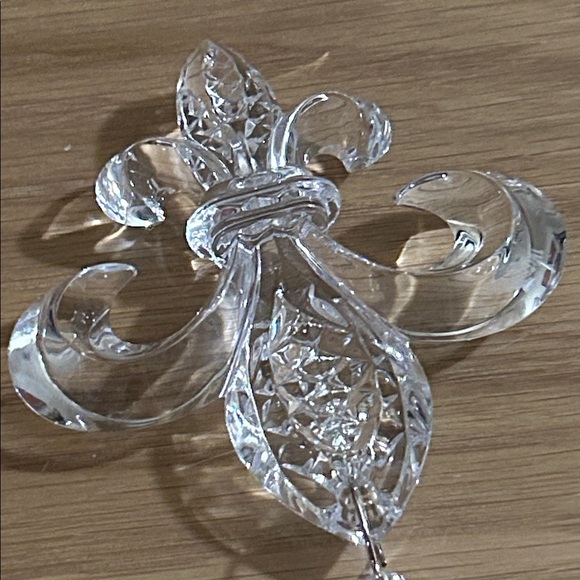Waterford Crystal Fleur-de-Lis with Red Accent Ornament - Picture 12 of 16
